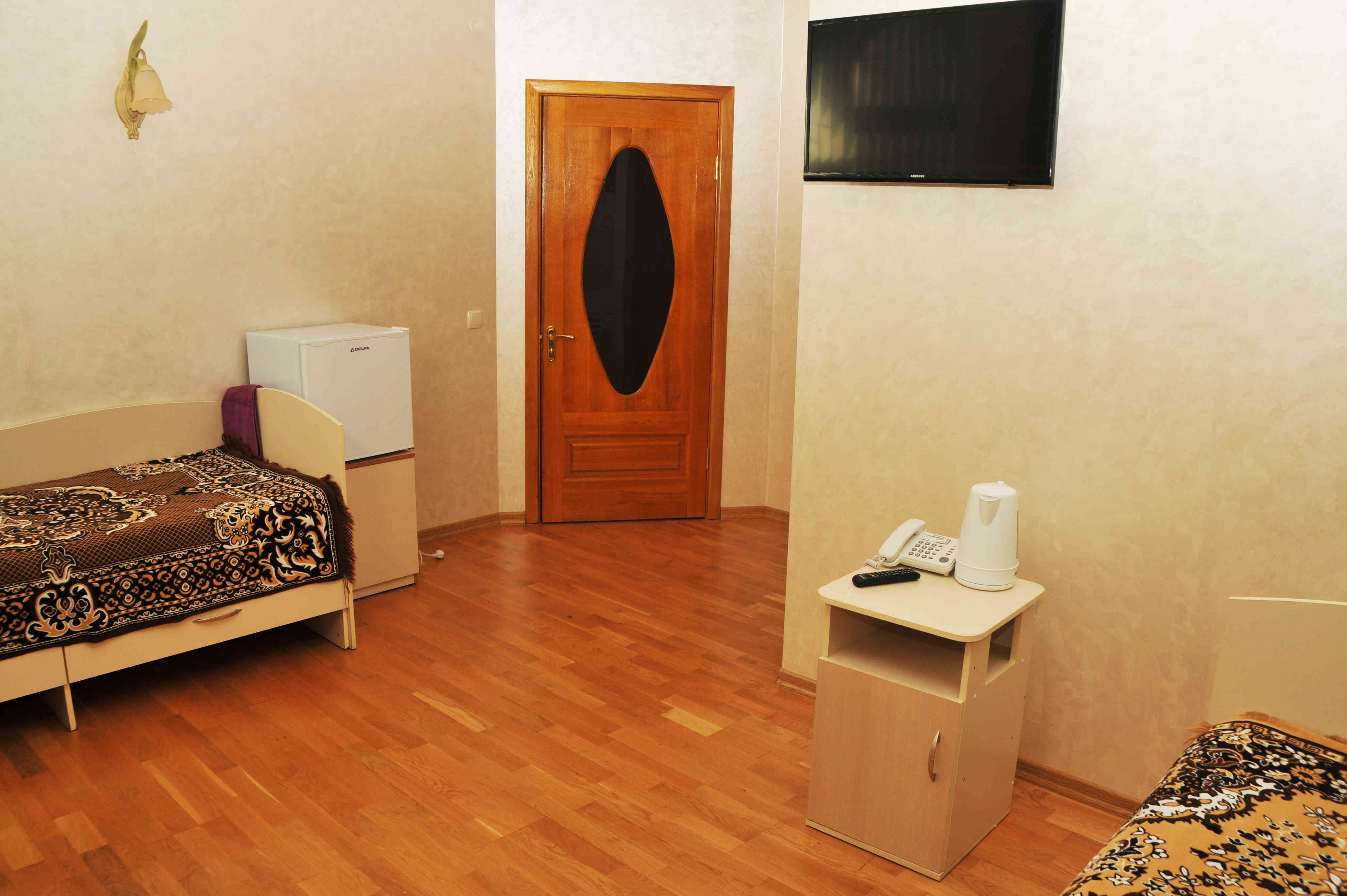 Plastic and Cosmetic surgery center room photo 5