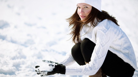 Why is winter the best time for peeling and skin resurfacing?
